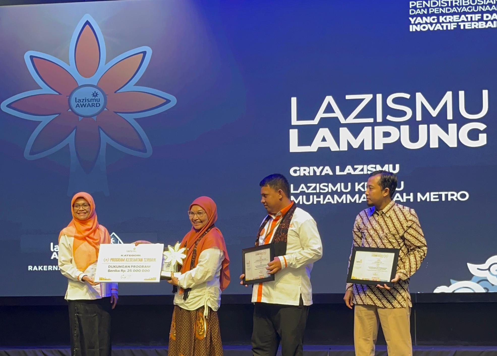 Lazismu Lampung Terima Penghargaan Lazismu Award 2024 kategori Pendistribusian dan Pendayagunaan Kre - (Ada 0 foto)